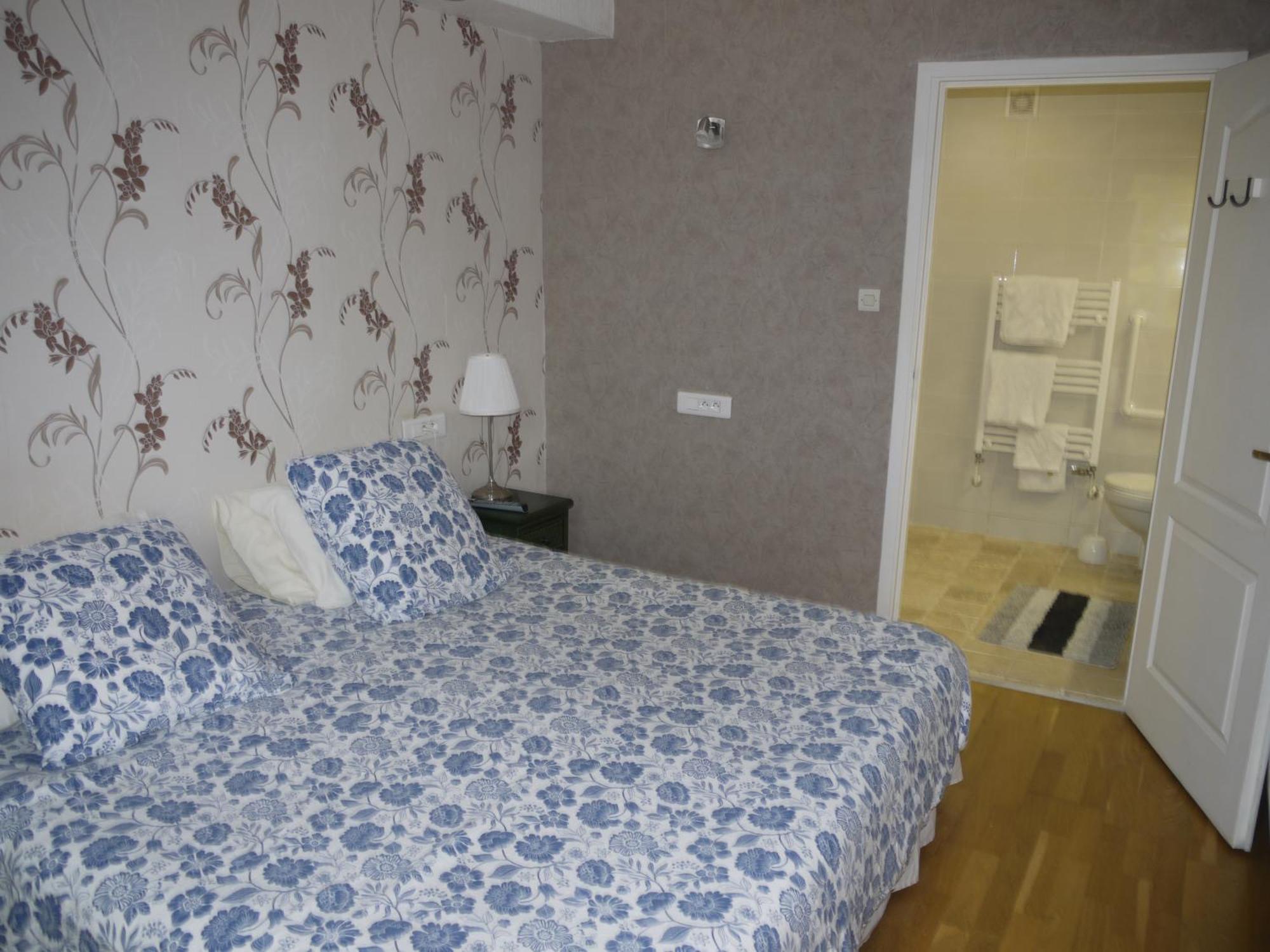 Hotel Karina Jarnac Bagian luar foto